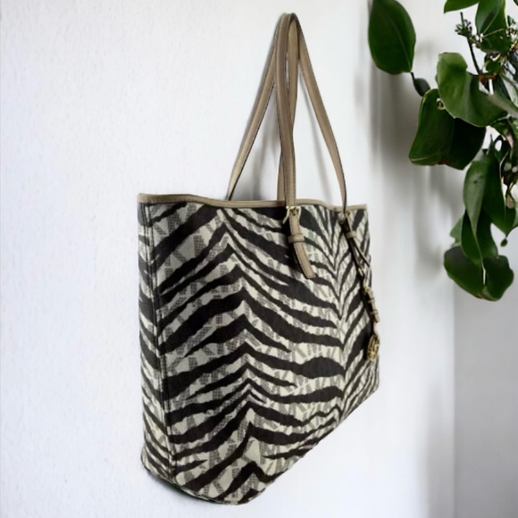 MICHAEL KORS Jet Set Travel MD Tote Brown Signature Tiger Stripe PVC - Picture 3 of 13